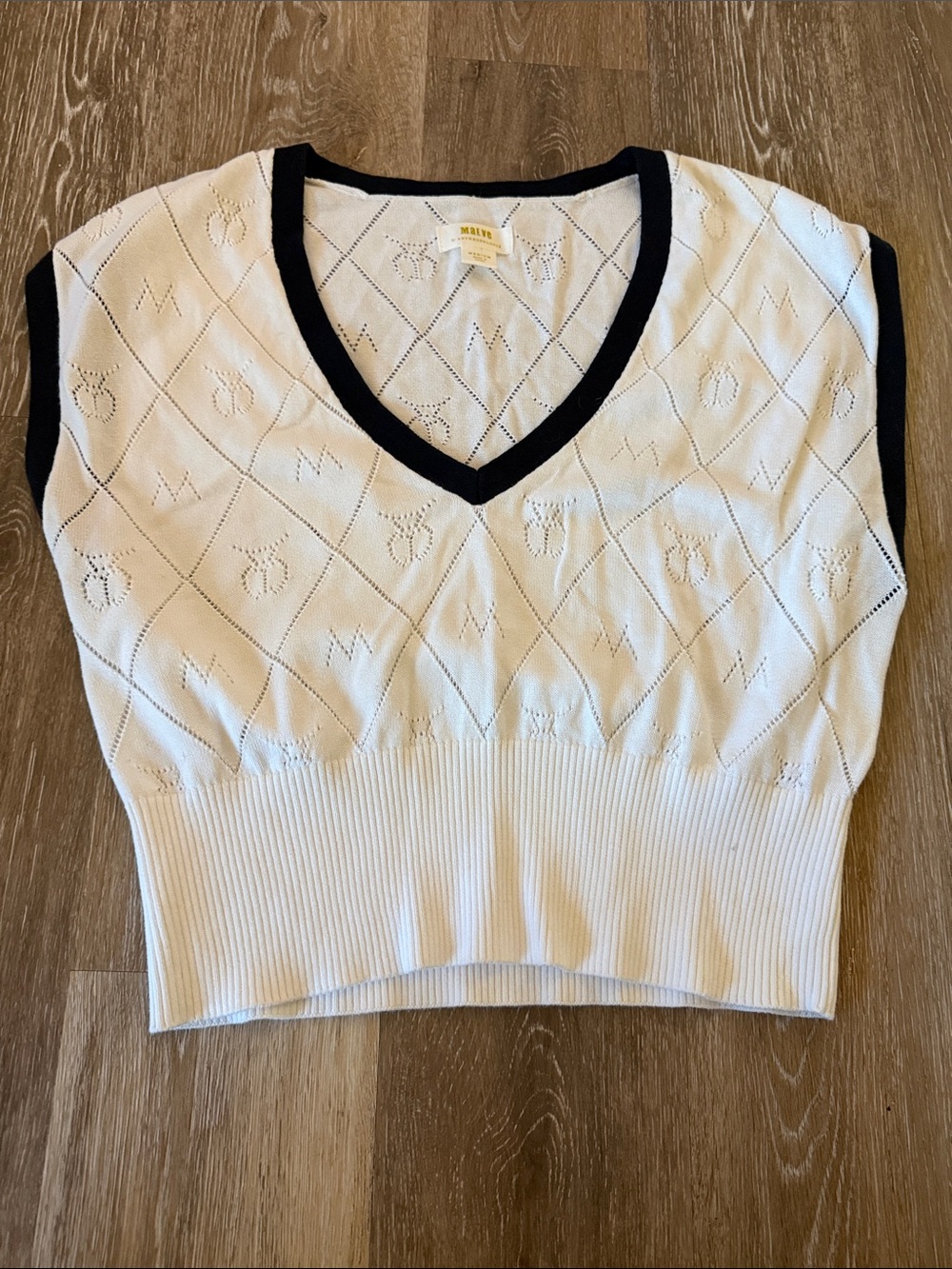 Maeve by Anthropologie White Sleeveless V-Neck Knit Top with Black Trim - Taurus
